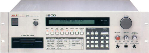 Akaï S900
