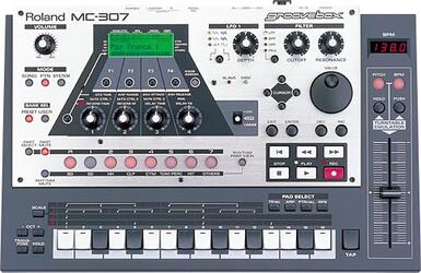 Roland MC-307 Groovebox