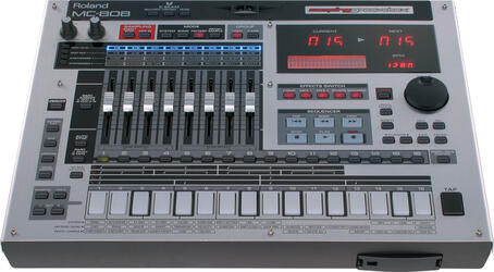 Roland MC-808 Groovebox