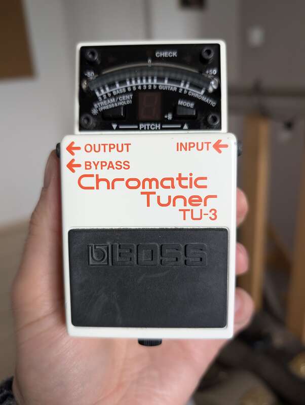 Accordeur Boss TU-3
