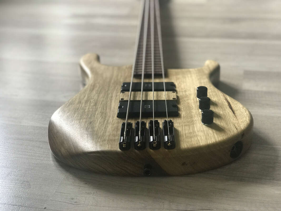 Bass de luthier EDDA (R&eacute;mi Castillo)