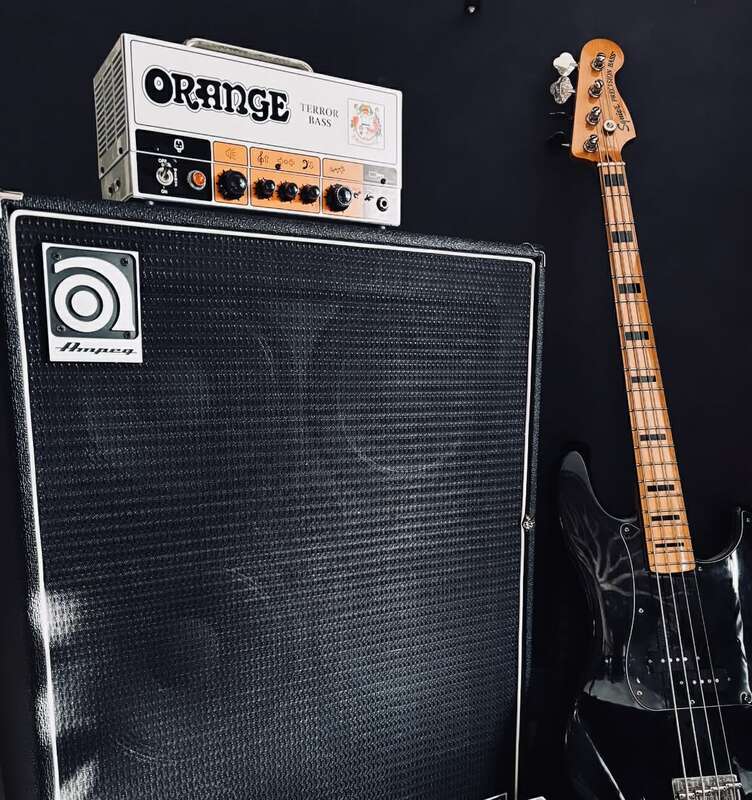 Bassiste/Chanteur post-hardcore (80/02/59)