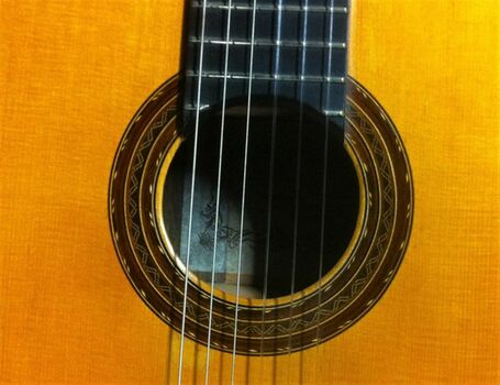 Belle guitare du luthier Manuel Bellido 1995 video