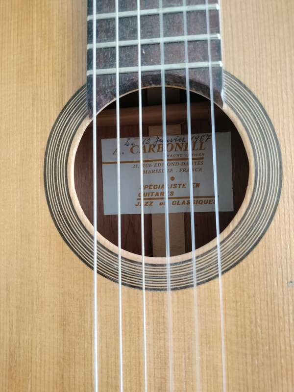 Guitare classique carbonell