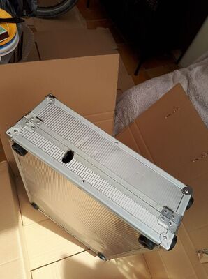 Case en alu pour Pedalboard