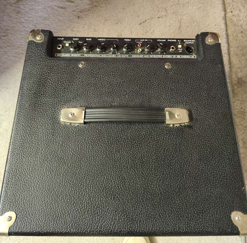 Ampli basse EBS Session 120