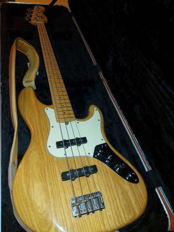 Basse FENDER American Deluxe series 1998-1999
