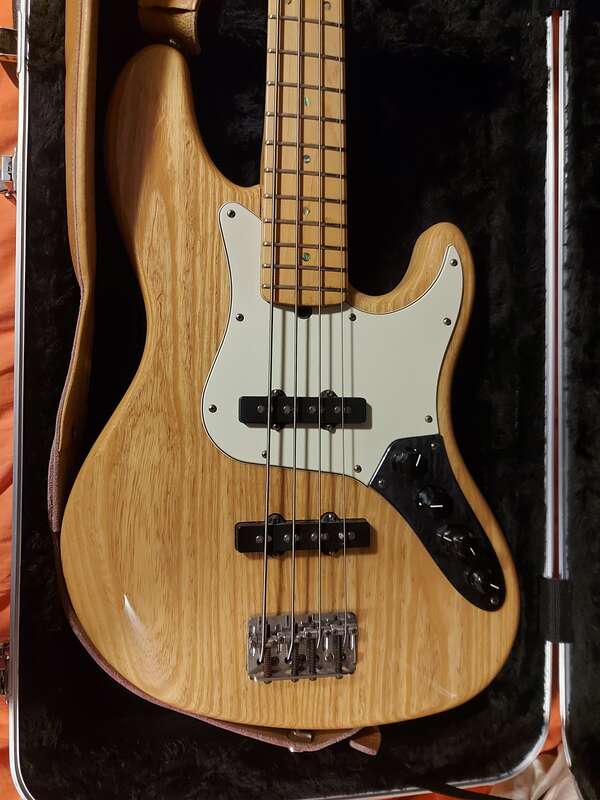 Basse FENDER American Deluxe series 1998-1999
