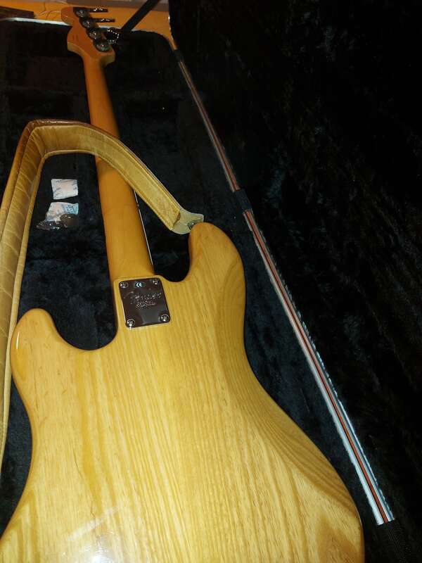 Basse FENDER American Deluxe series 1998-1999