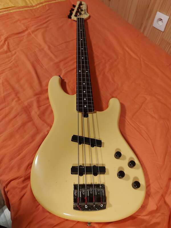 Basse fretless ibanez roadstar ii rb696 mijapan 1987
