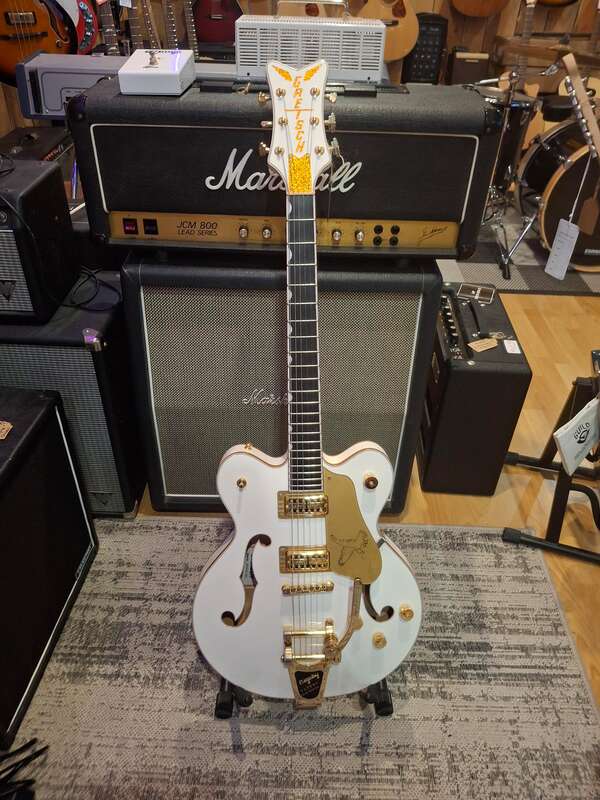 Gretsch white Falcon