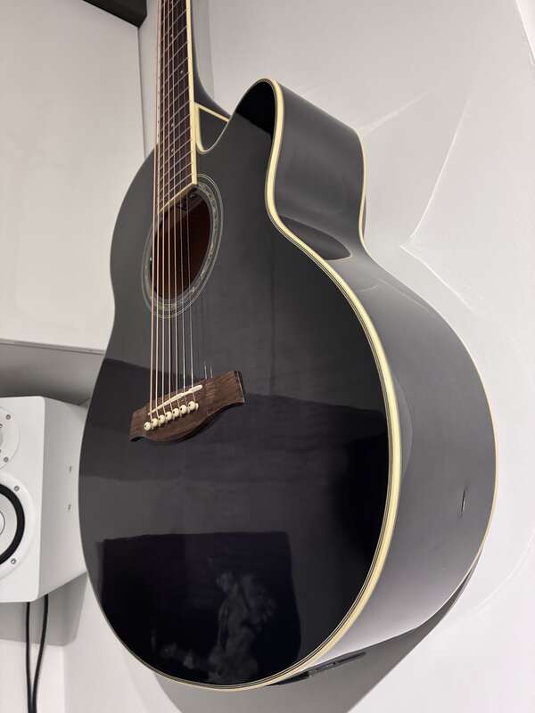 Ibanez AE207 electro acoustique 7 cordes