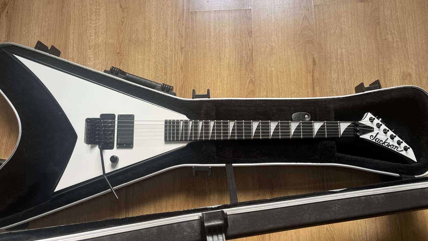 Jackson RR24 Made in Japan ann&eacute;es 2000 TBE