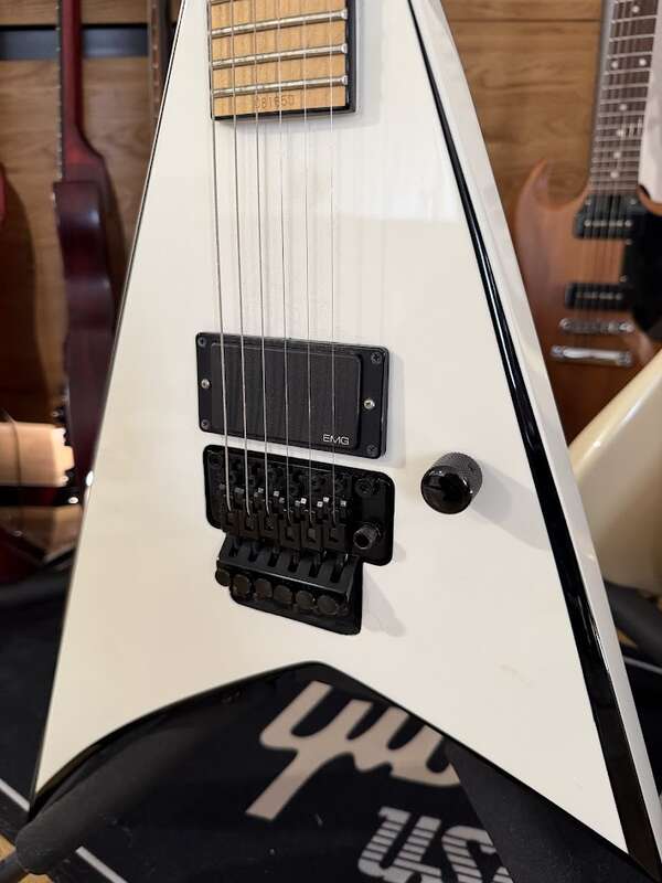 Jackson RR24 MG Series MIJ (Japan) EMG 81 Floyd HCase