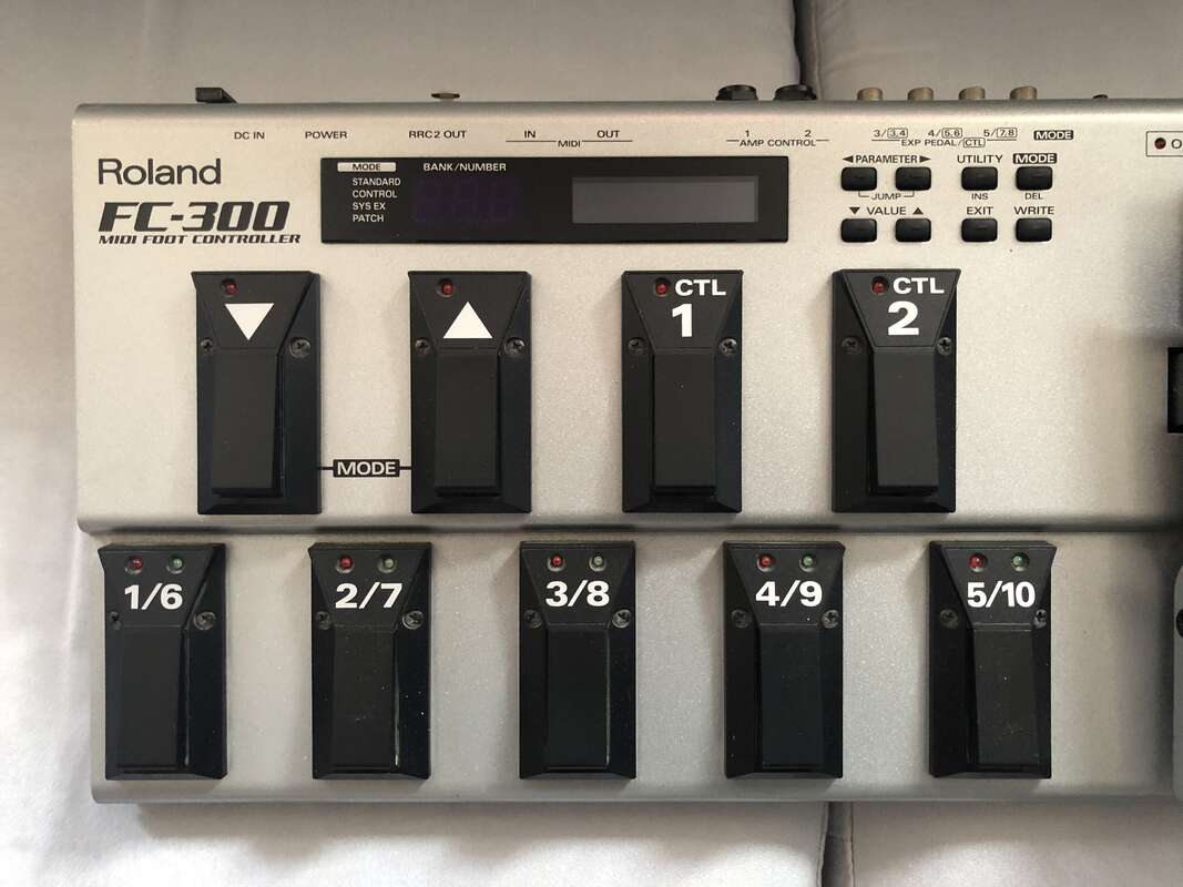 P&eacute;dalier midi roland fc-300