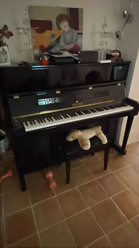 Piano droit Seiler Primus 122 noir vernis - neuf