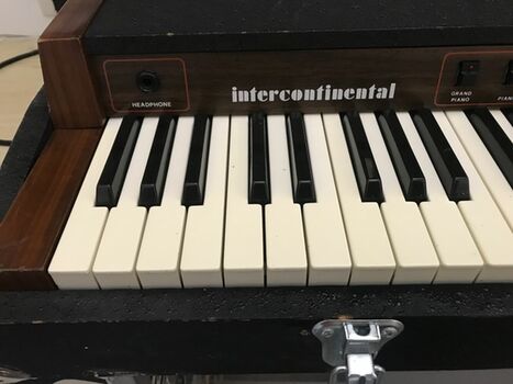 Piano vintage intercontinental 7