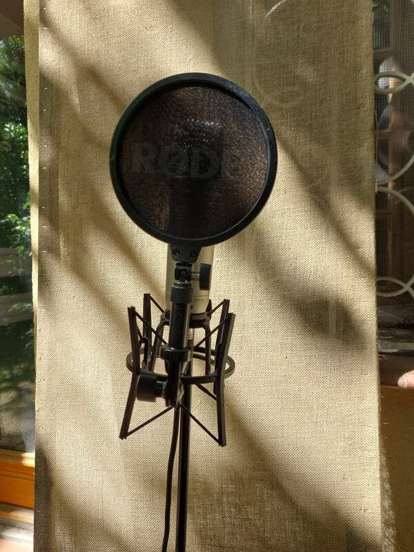 R&Oslash;DE NT1-A complet comme neuf + pied