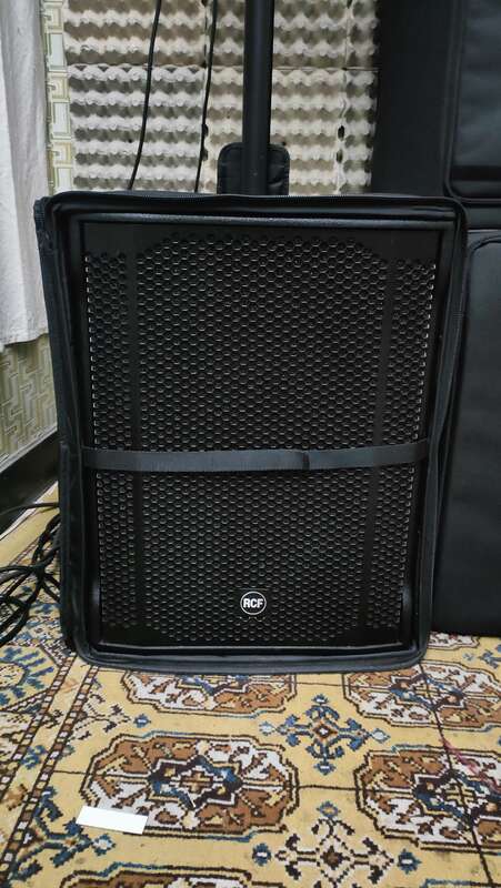 Sono rcf fa&ccedil;ade plus retours