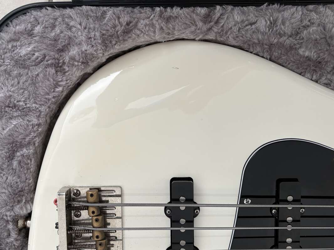 Upgrad&eacute;e Squier Classic Vibe Jazz Bass &rsquo;60s