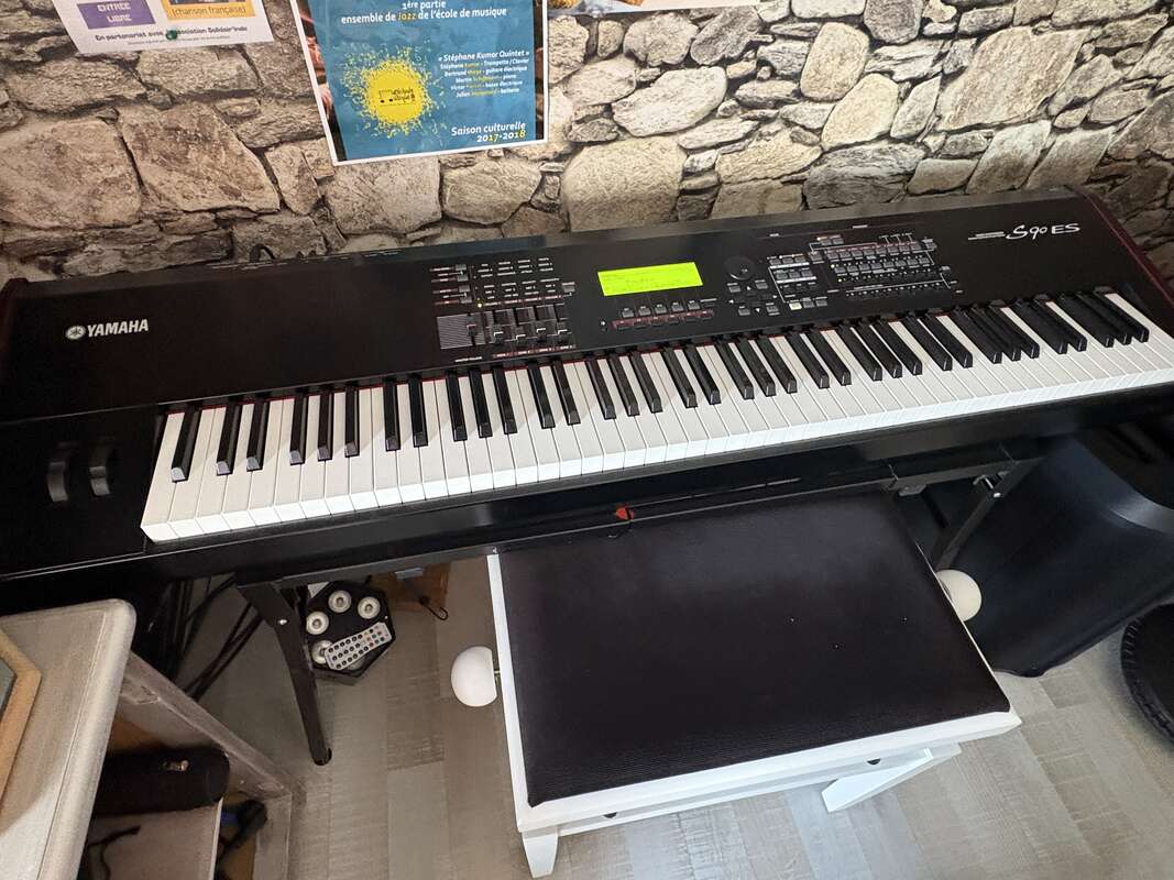 Yamaha S90 ES