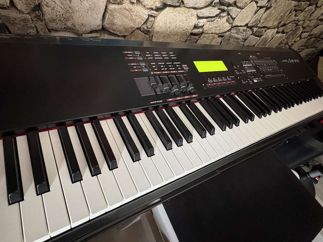 Yamaha S90 ES