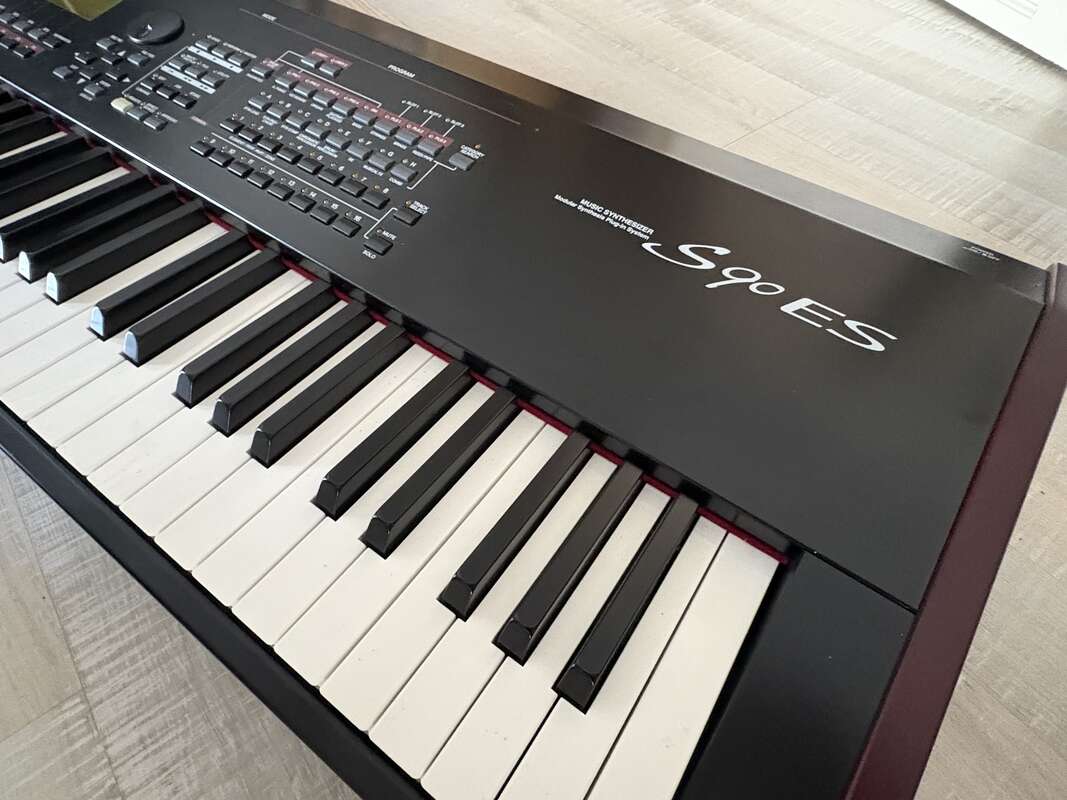Yamaha S90 ES