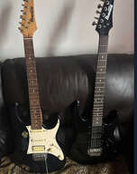 Lot de 2 guitares Ibanez