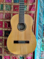 Guitare classique carbonell