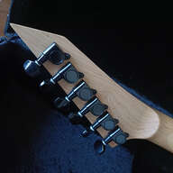 ESP / GRASS ROOTS - Kirk Hammett