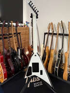 Jackson RR24 MG Series MIJ (Japan) EMG 81 Floyd HCase