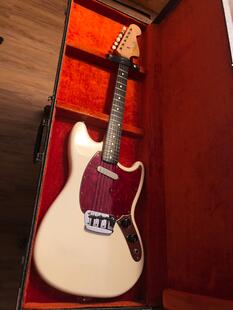 Fender "Musicmaster II" 1966 Olympic white