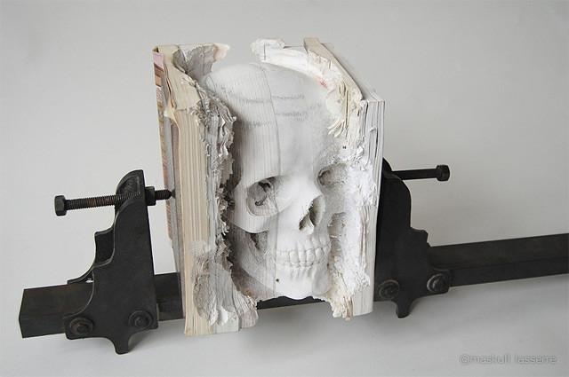 computer manual skull 1