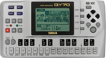 Yamaha QY70 - Zikinf