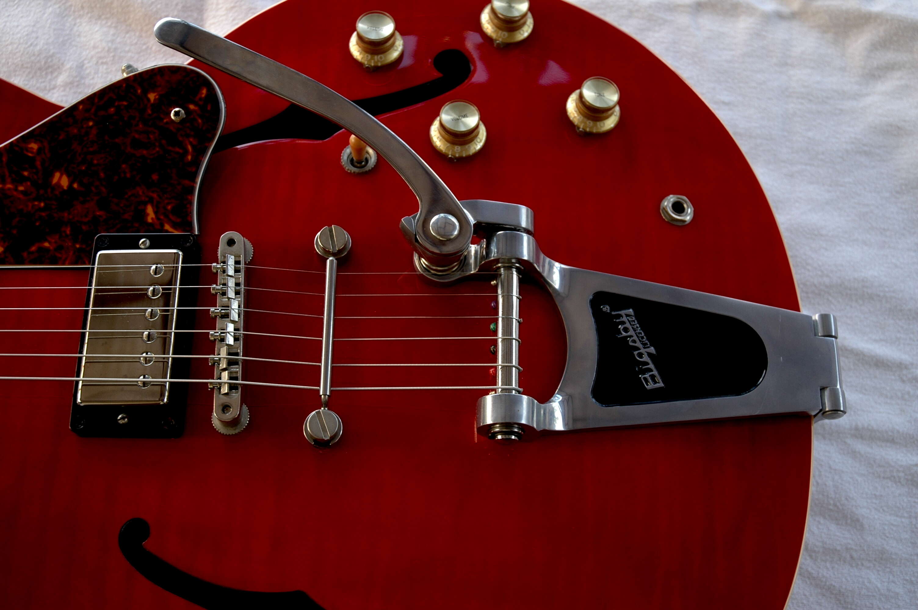 Guangcailun pour Le Remplacement Gibson ES-335 électrique vibrato cordier Jazz Guitar Tremolo Pont cordier Cordes Instrument de Musique Accessoires 