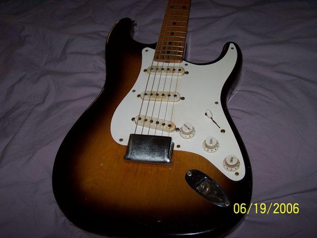   2 1957 Fender StratHardtail Saint Paul [1]